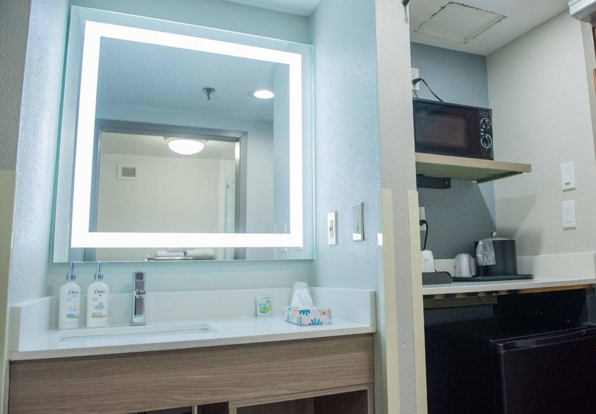 Keene Elm City Hotel, Ascend Hotel Collection Kültér fotó